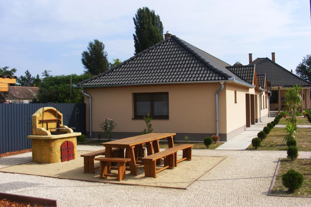 Szerencsecsillag Vendeghaz Kiskoros Exterior photo