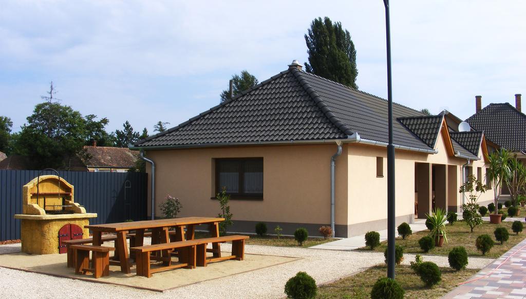 Szerencsecsillag Vendeghaz Kiskoros Exterior photo
