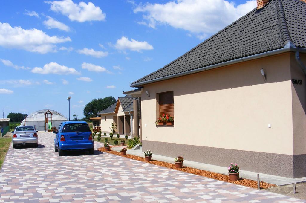 Szerencsecsillag Vendeghaz Kiskoros Exterior photo