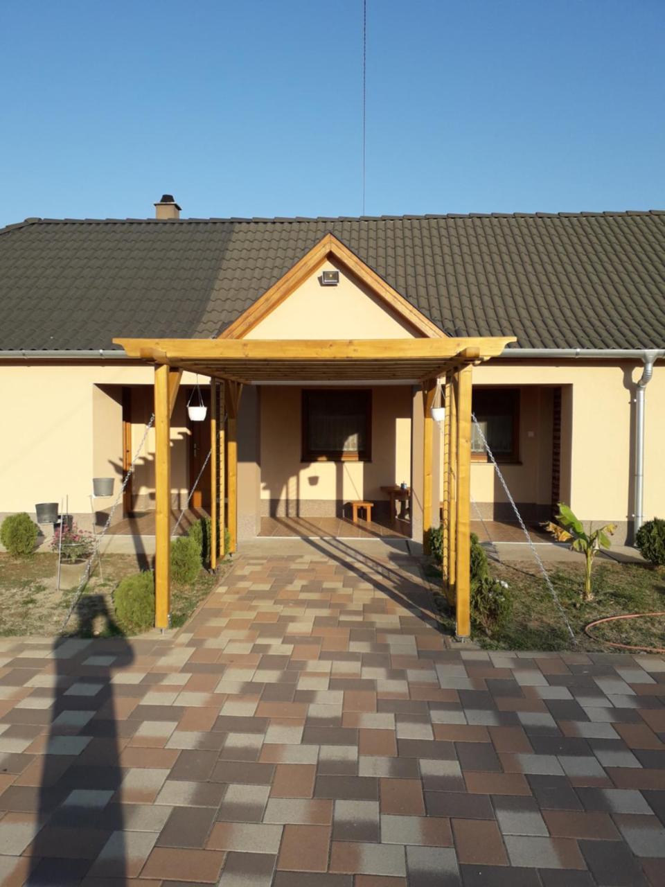 Szerencsecsillag Vendeghaz Kiskoros Exterior photo
